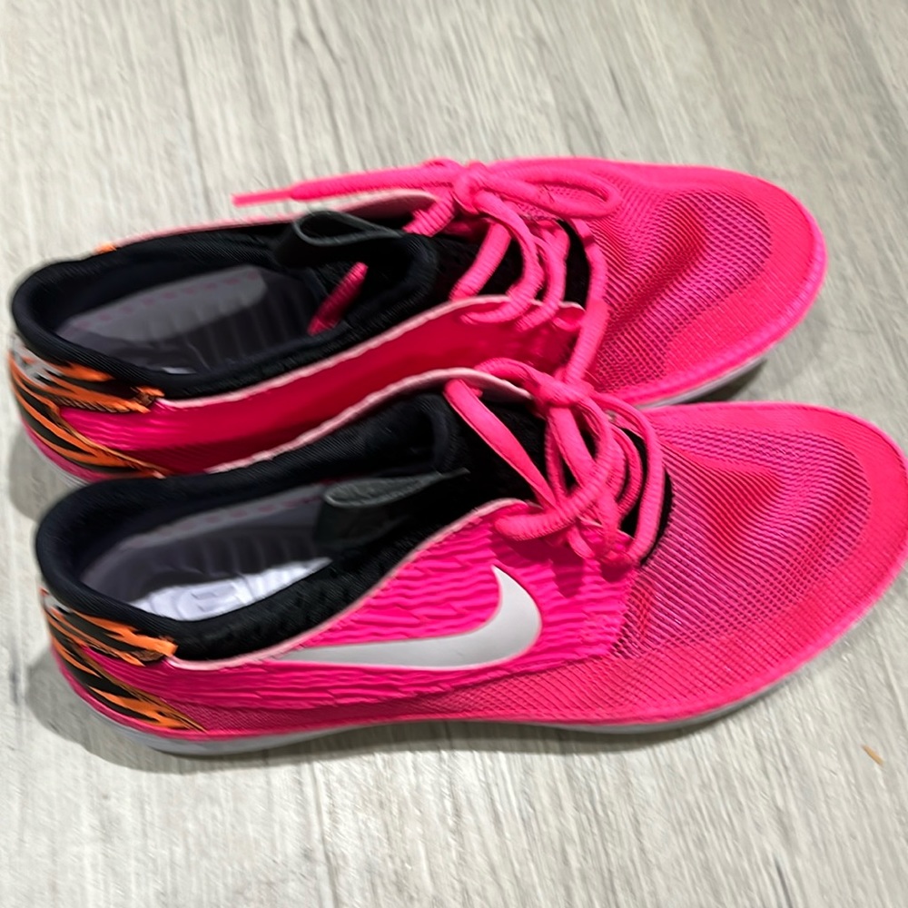 Nike solarsoft shoes